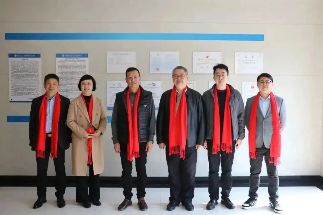 新聞簡(jiǎn)訊丨龍馬精神年，共踏新征程